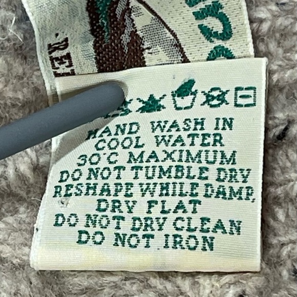 Aran Crafts V-Neck Cable Knit Sweater - 100% Merino Wool - Picture 13 of 13